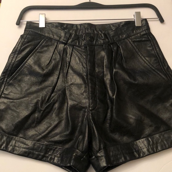 Twin’s Pants - Vintage faux leather shorts
